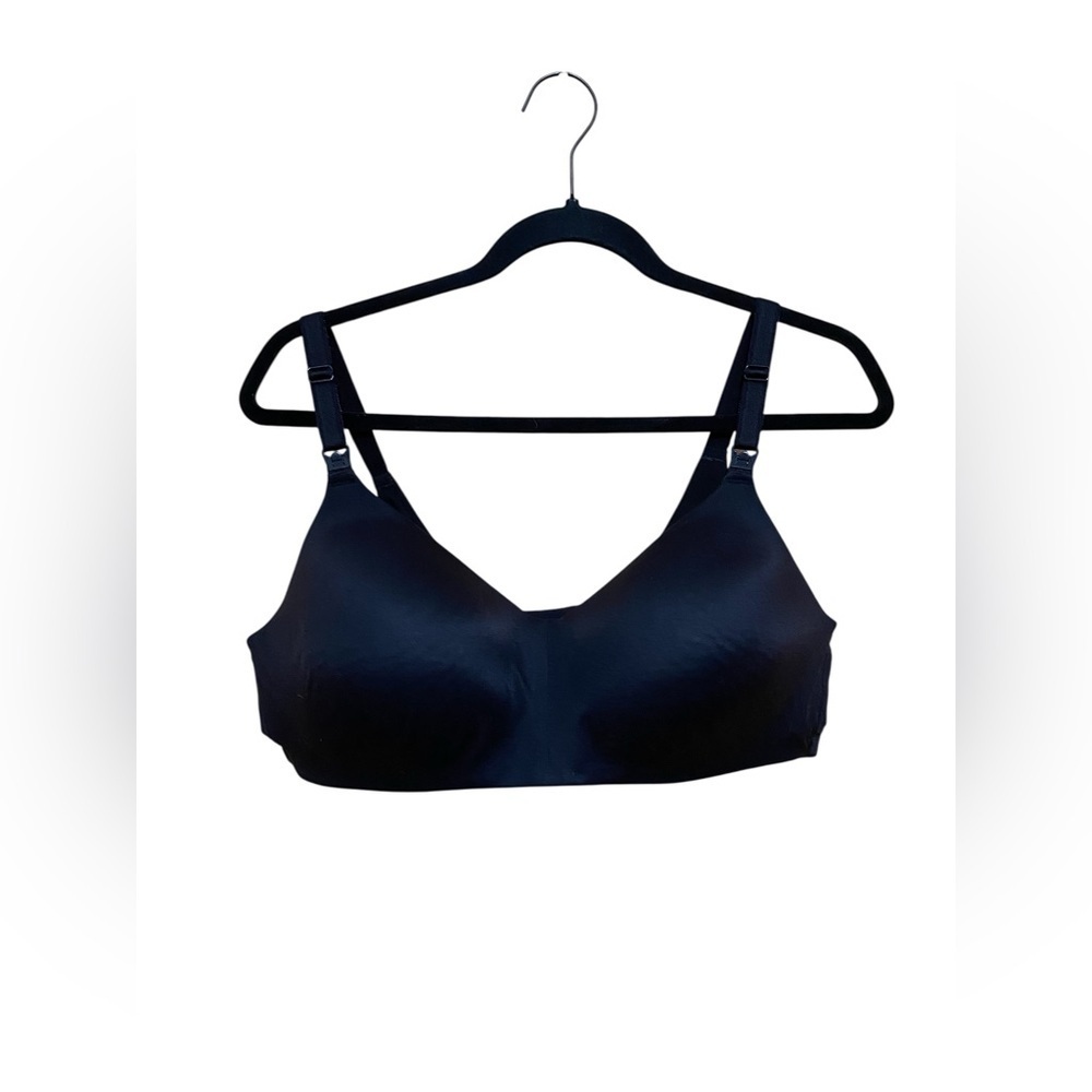 Torrid Curve Nursing Maternity Bra.  No underwire in Black.  Size 40D.